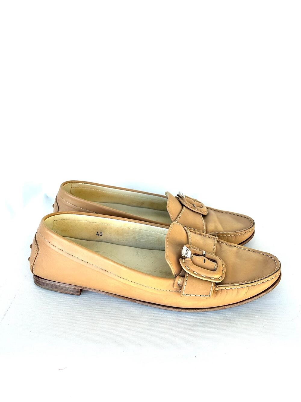 Tod’s Women’s Italian Leather Loafers Driving Shoes Tan Beige Camel 40 Shoes 9